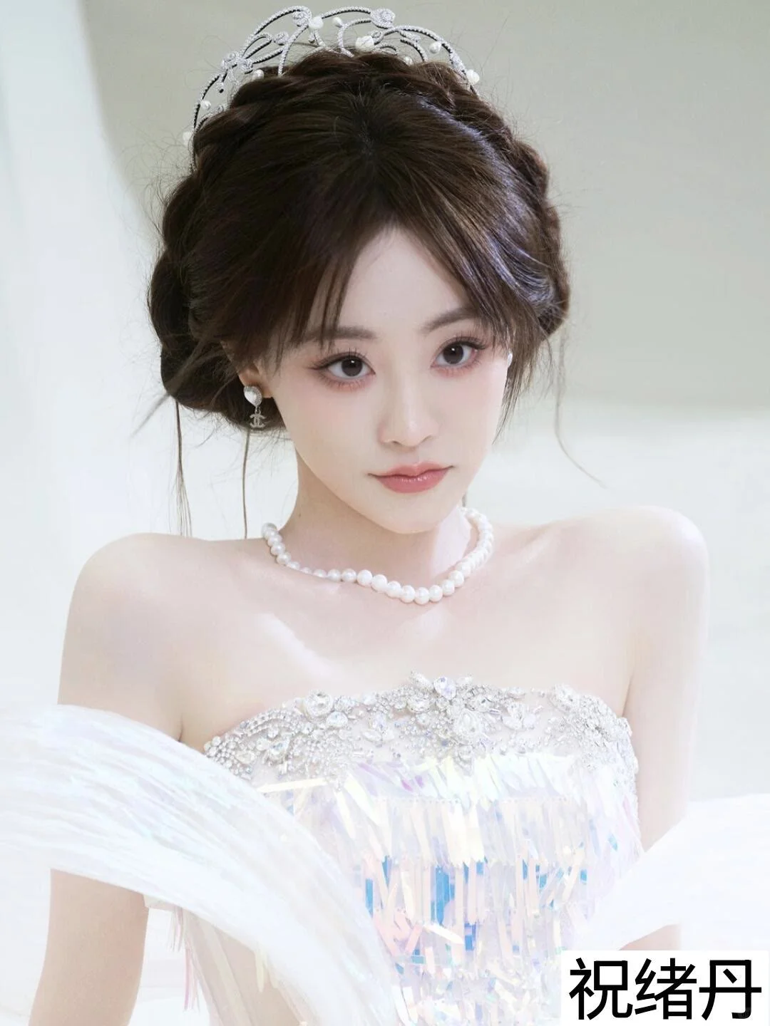 女明星戴皇冠的样子你认为谁像公主