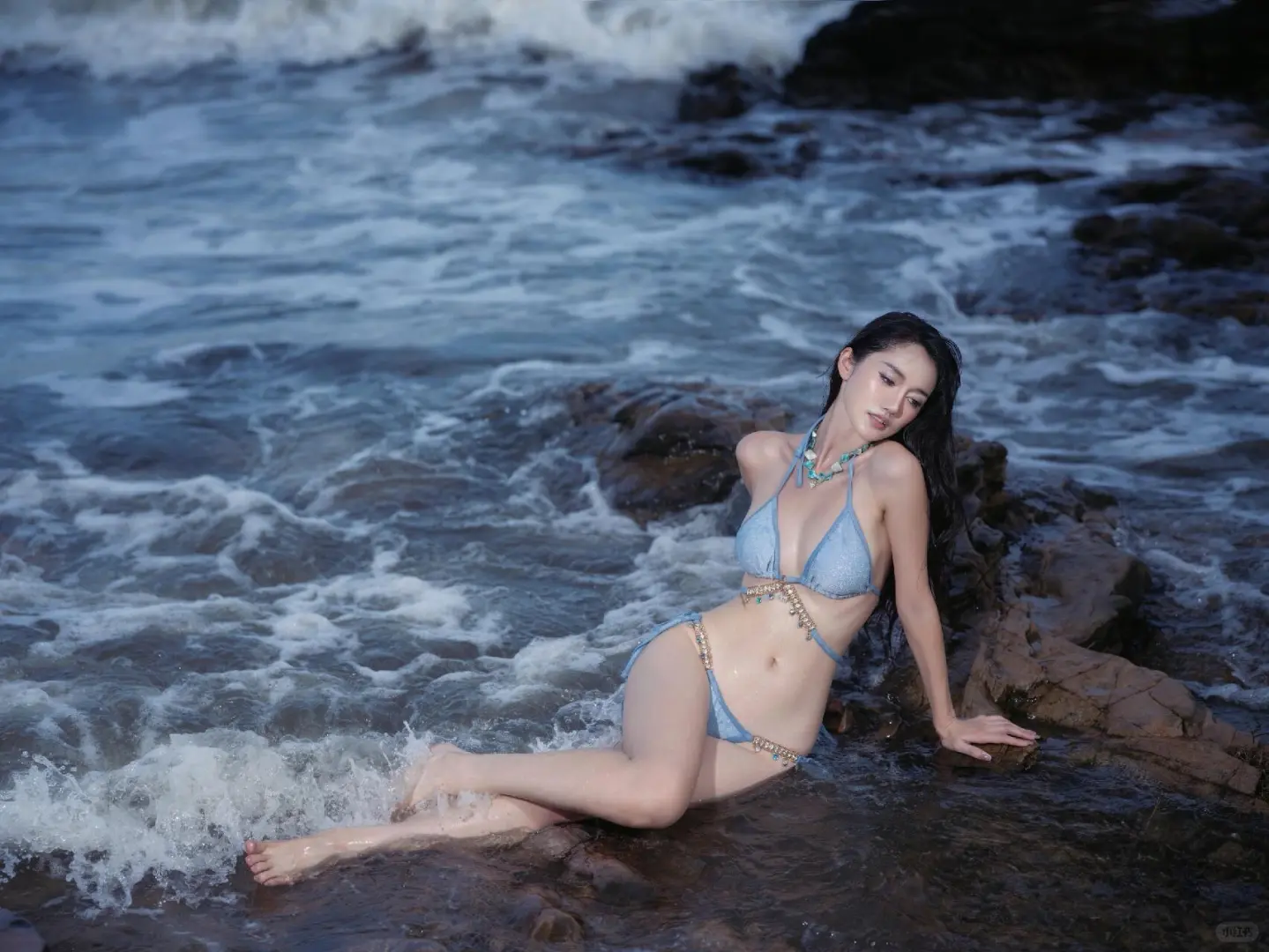 防城港约拍 白沙湾三块石海边比基尼泳衣照