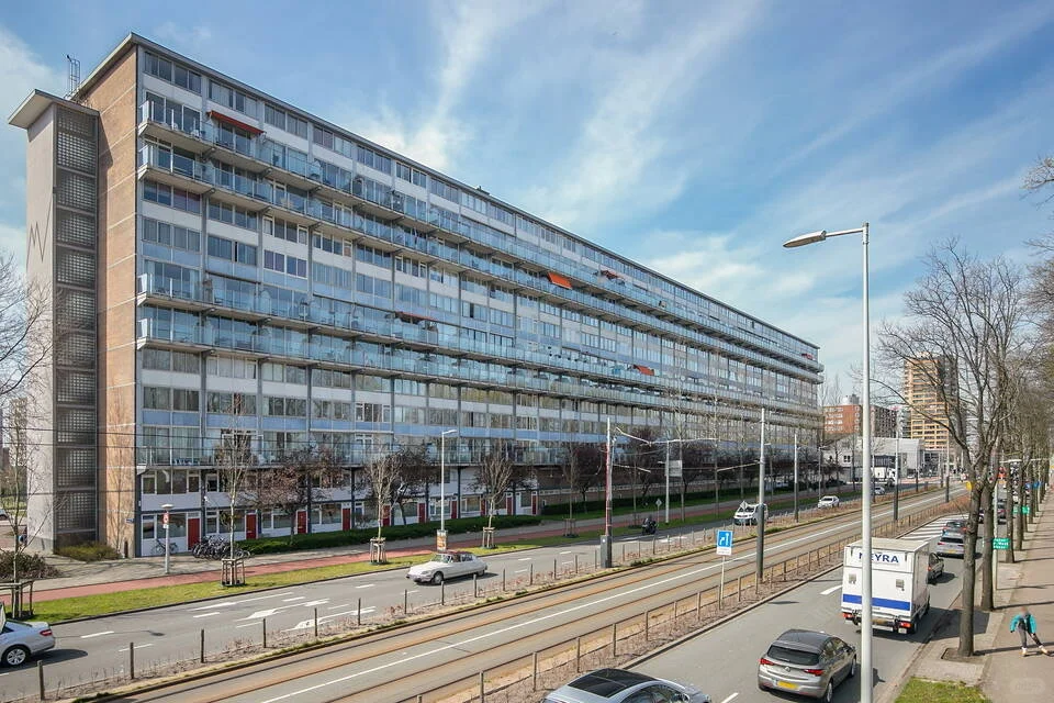 Amsterdam全新装修湖景房间出租，可报地址