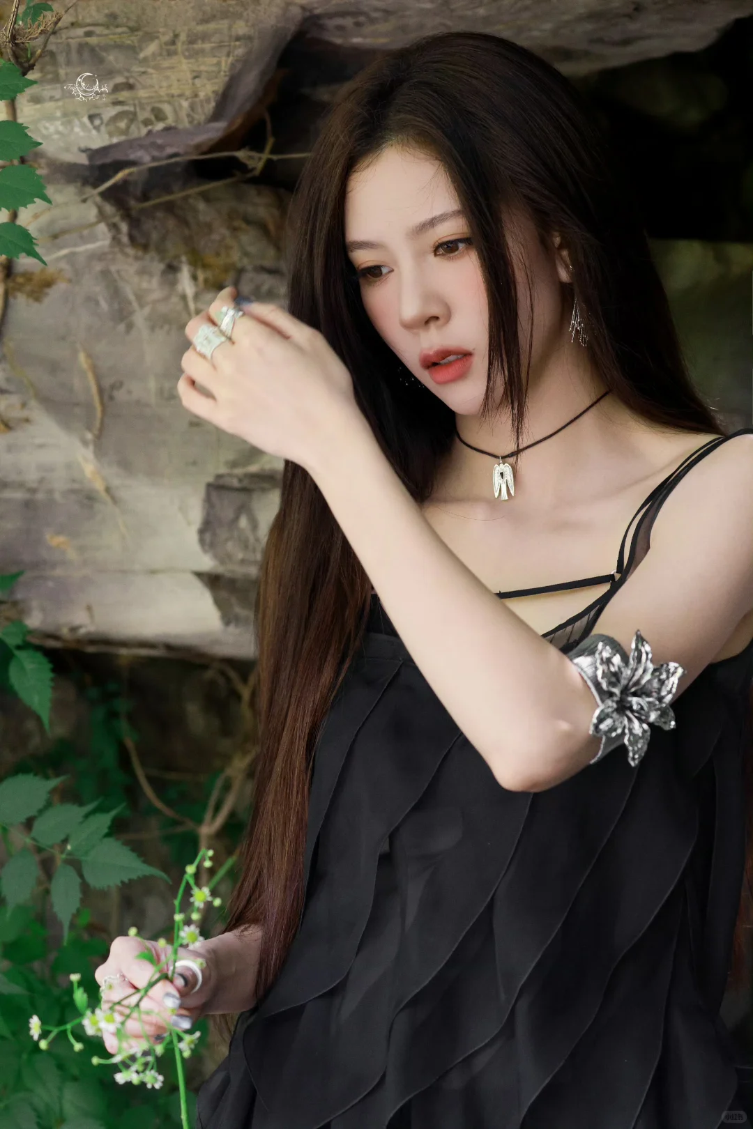 宋妍霏 吊带黑裙 人间尤物