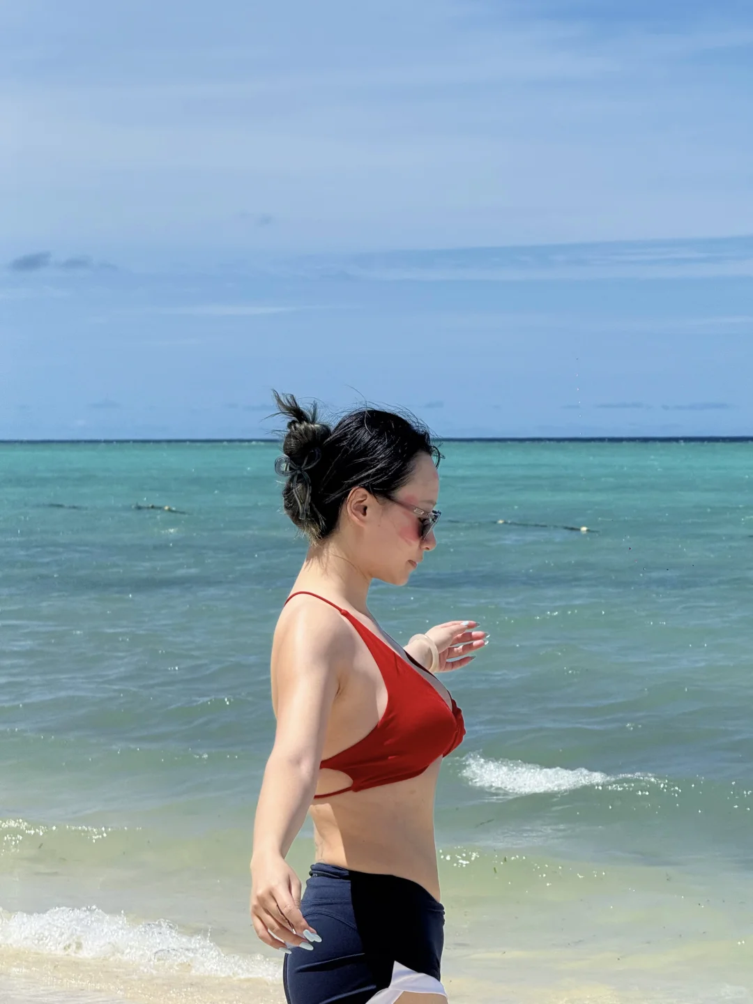 自信点！125斤微胖女生拍比基尼当然很好看啊