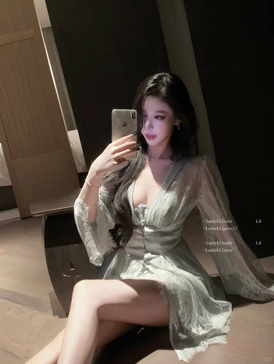 《银灰蕾丝睡衣套装｜夜晚的优雅魅惑小妖精