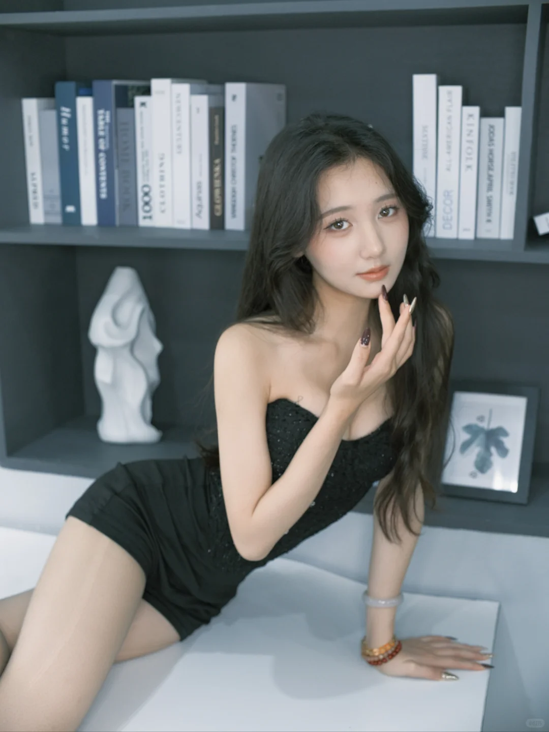 辣妹拍照｜姿势要怪