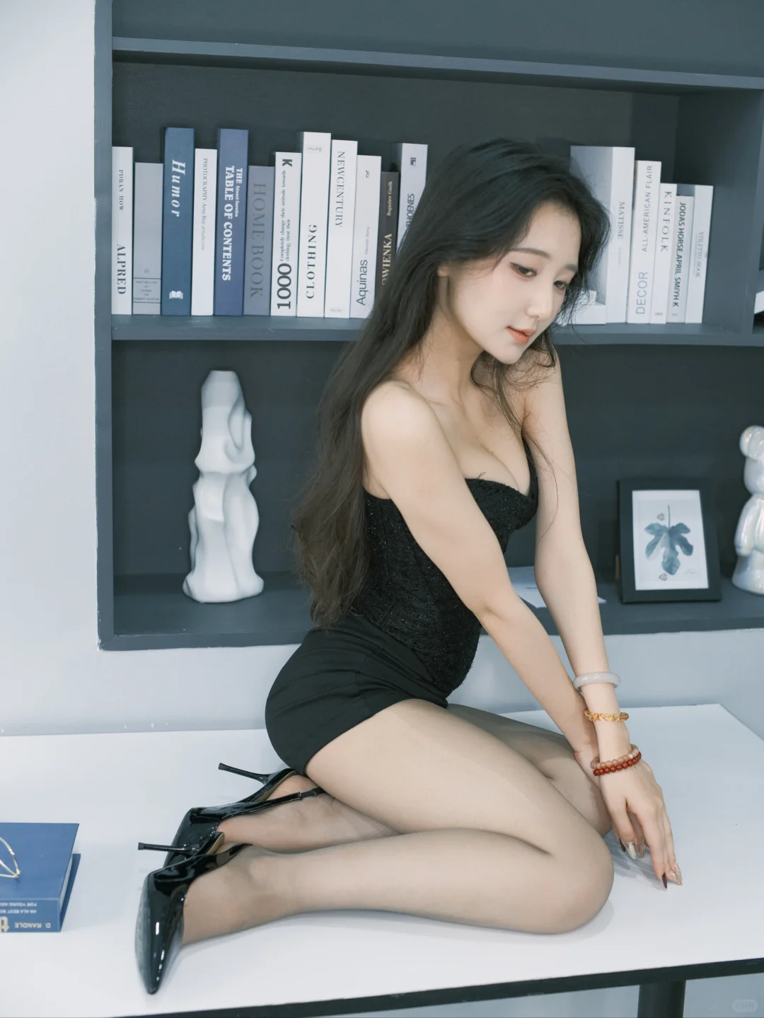 辣妹拍照｜姿势要怪