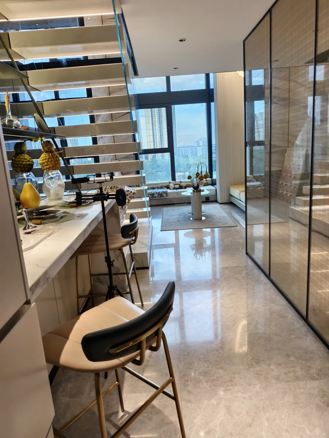 97 后全款拿下西安地铁口 28万loft 公寓