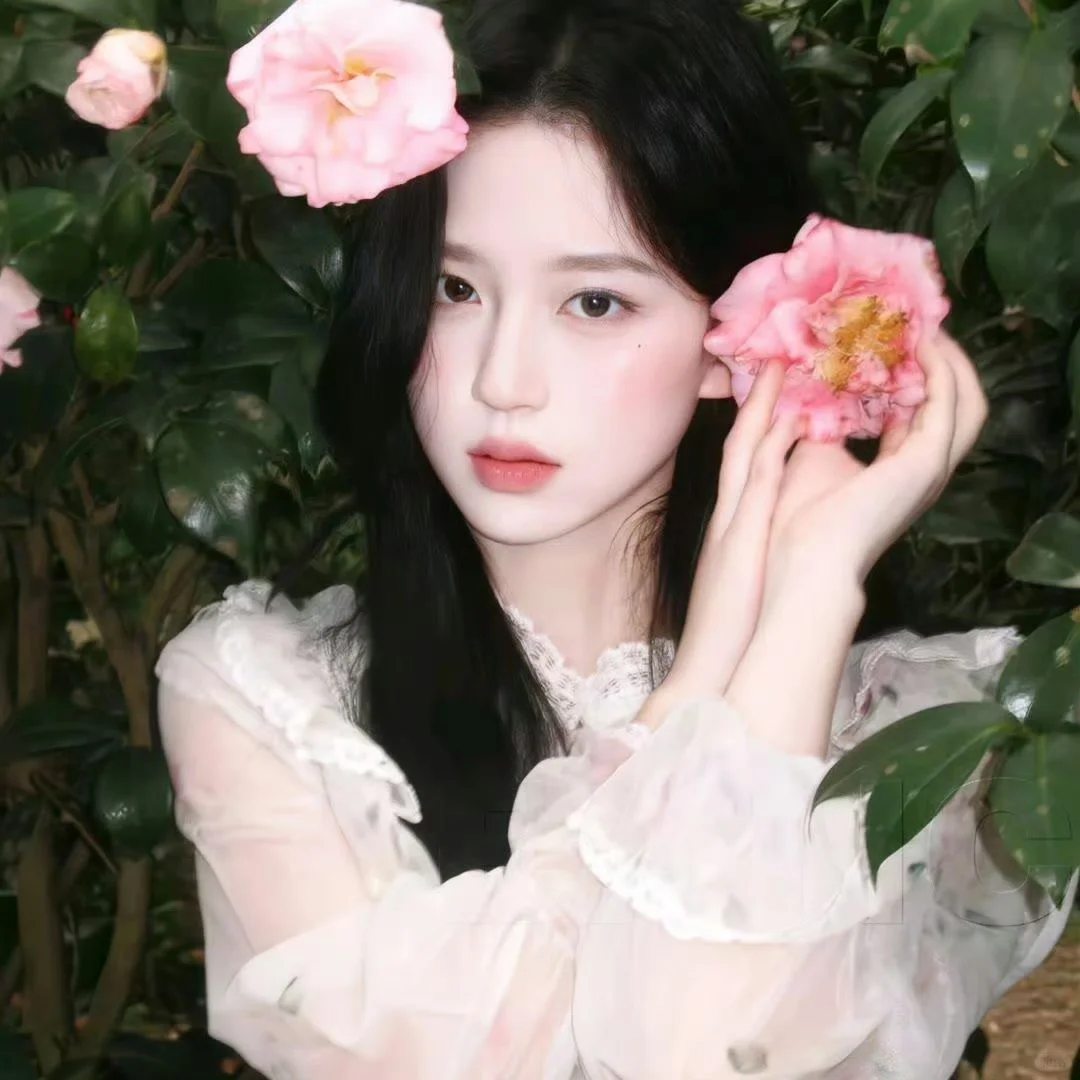 WeChat//美女与花头像🍃