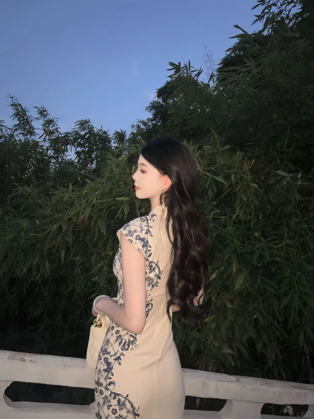 今天是氛围感新中式旗袍穿搭分享～
