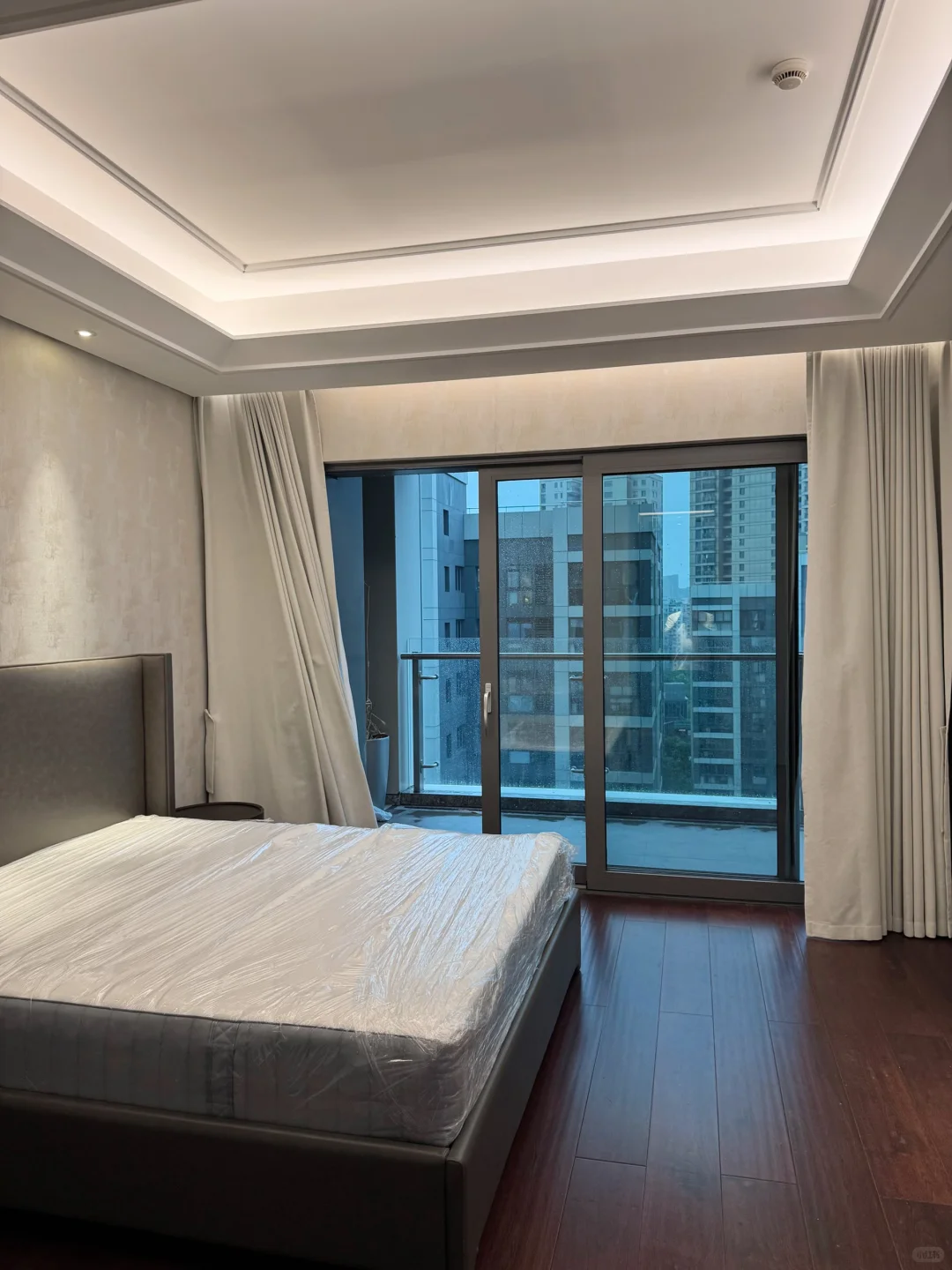 这套房子的客厅太香了吧！😍