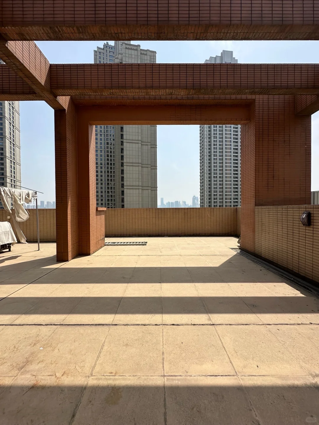 二七滨江 武汉天地 顶层复式带露台 着急租