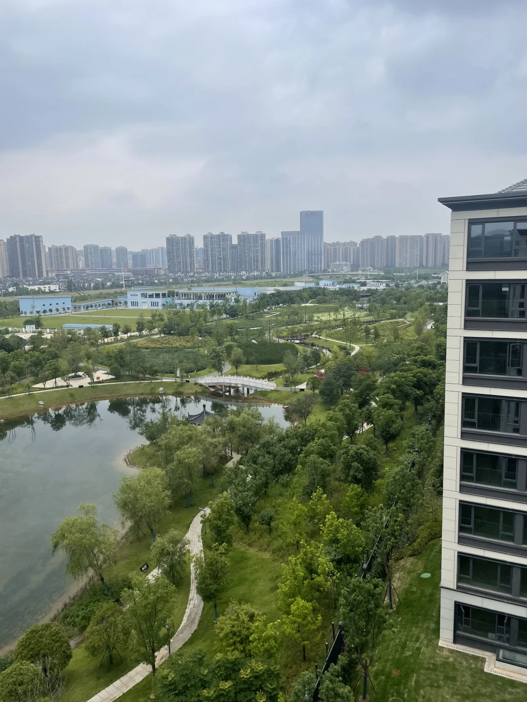 去年400万，现在330万拿下长沙湖景现房洋房