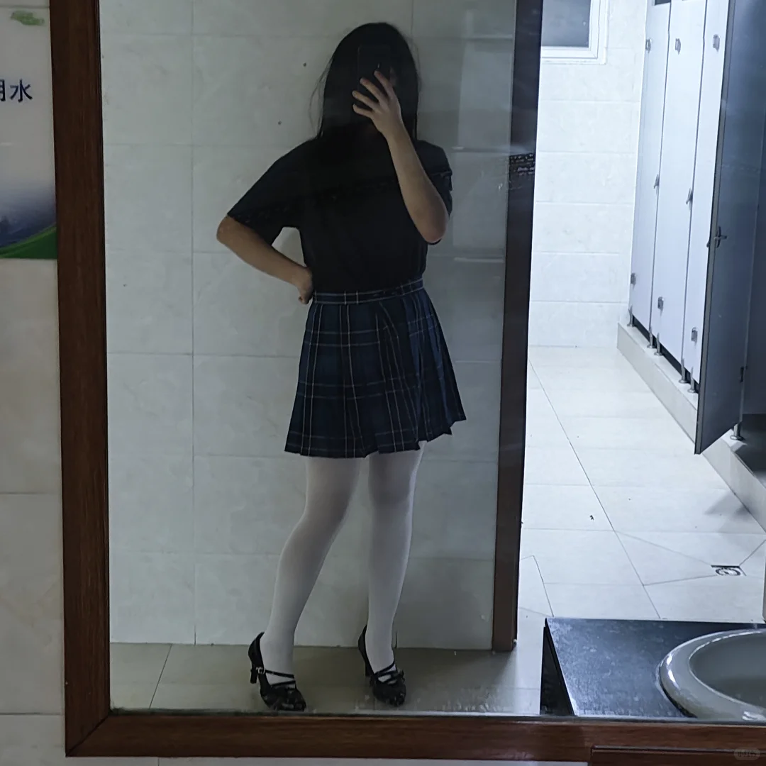 终于入秋了，白丝又能拿出来穿了