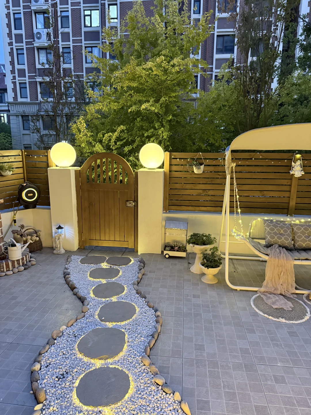 从图1到图2，普通人花2.4w装出梦中小花园🏡