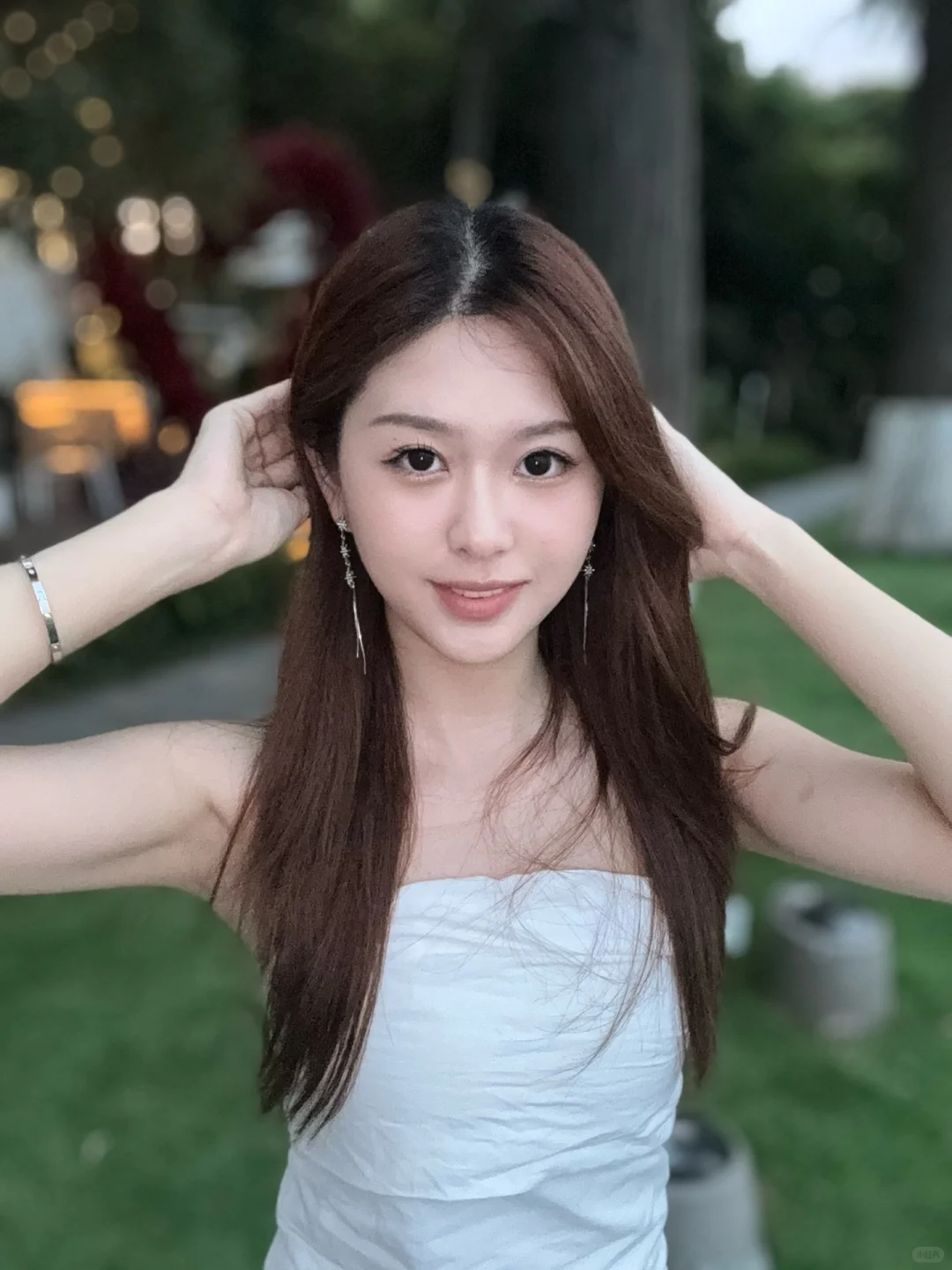 很媚