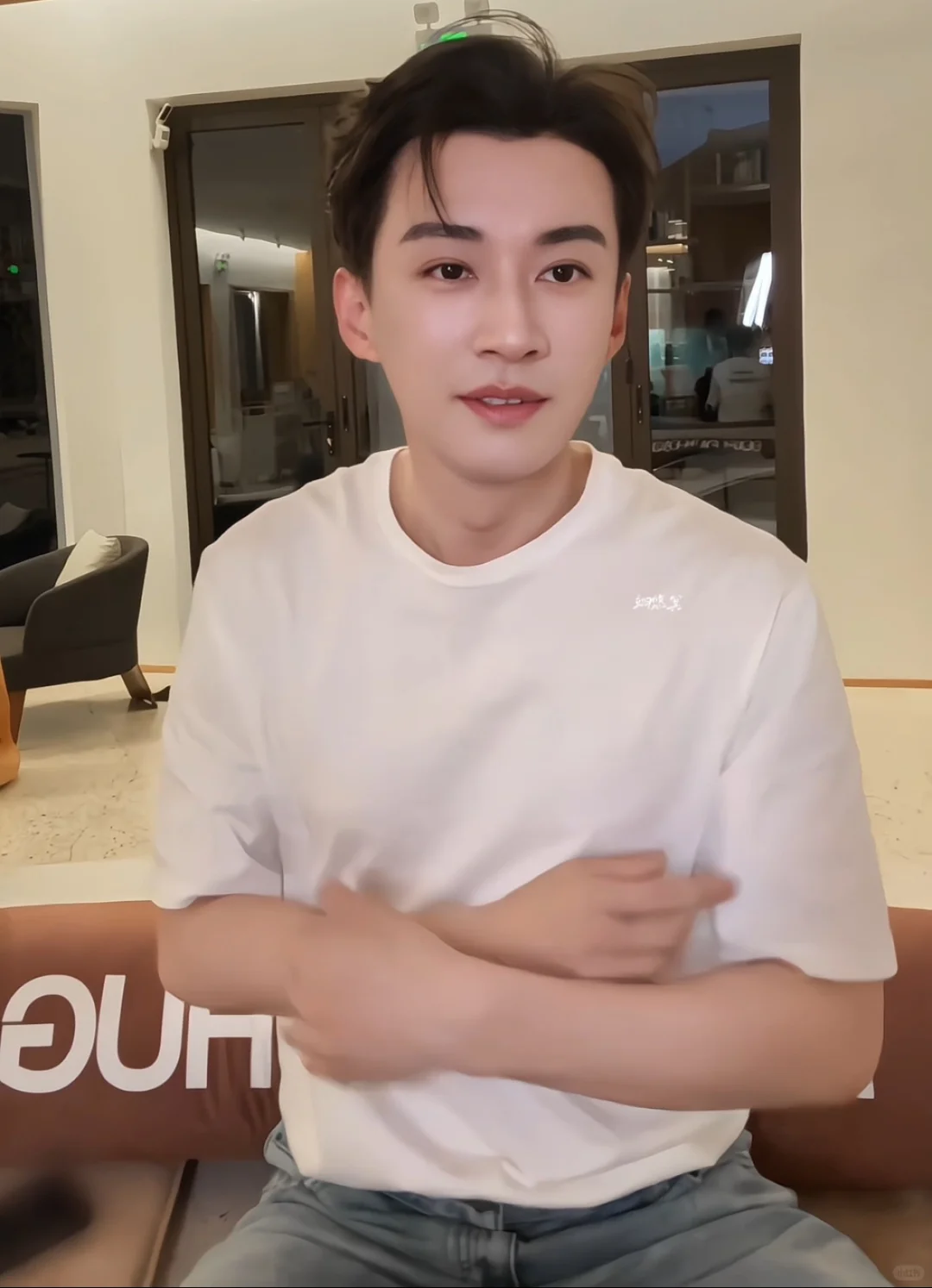 有了第二春，气色红润，人越来越妩媚漂亮