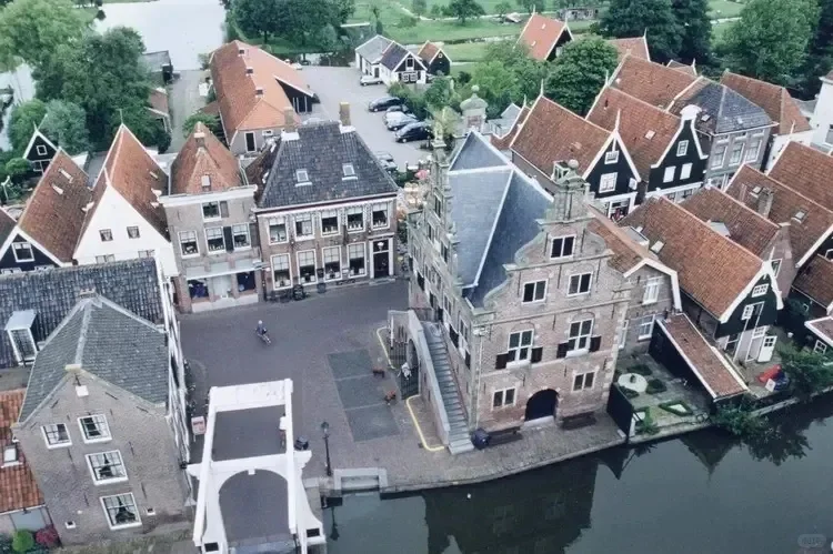 赖特所设计的罗比住宅