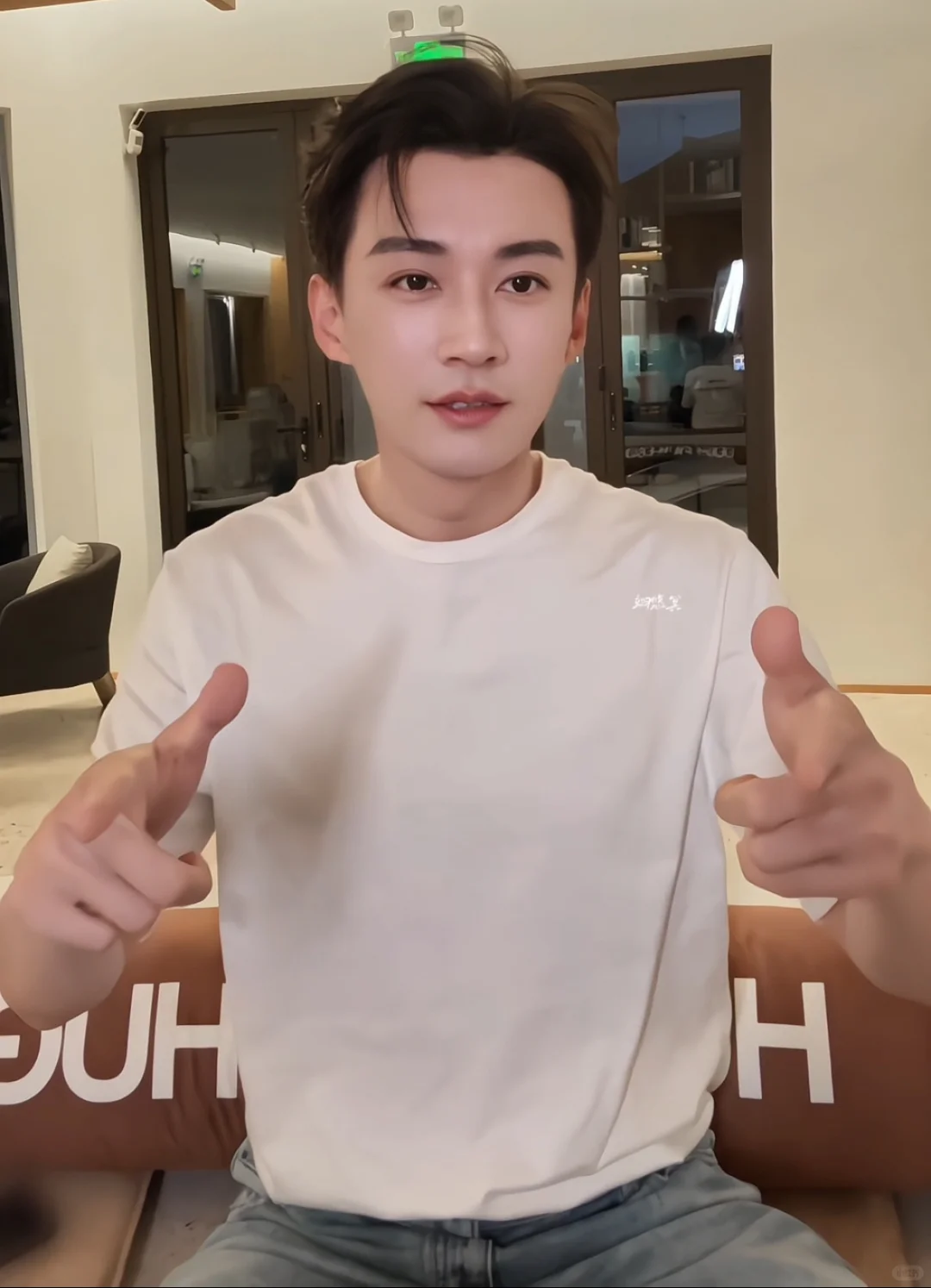 有了第二春，气色红润，人越来越妩媚漂亮