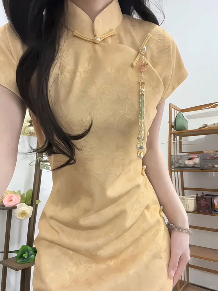 黄旗袍一穿，秒回民国名媛现场！💛