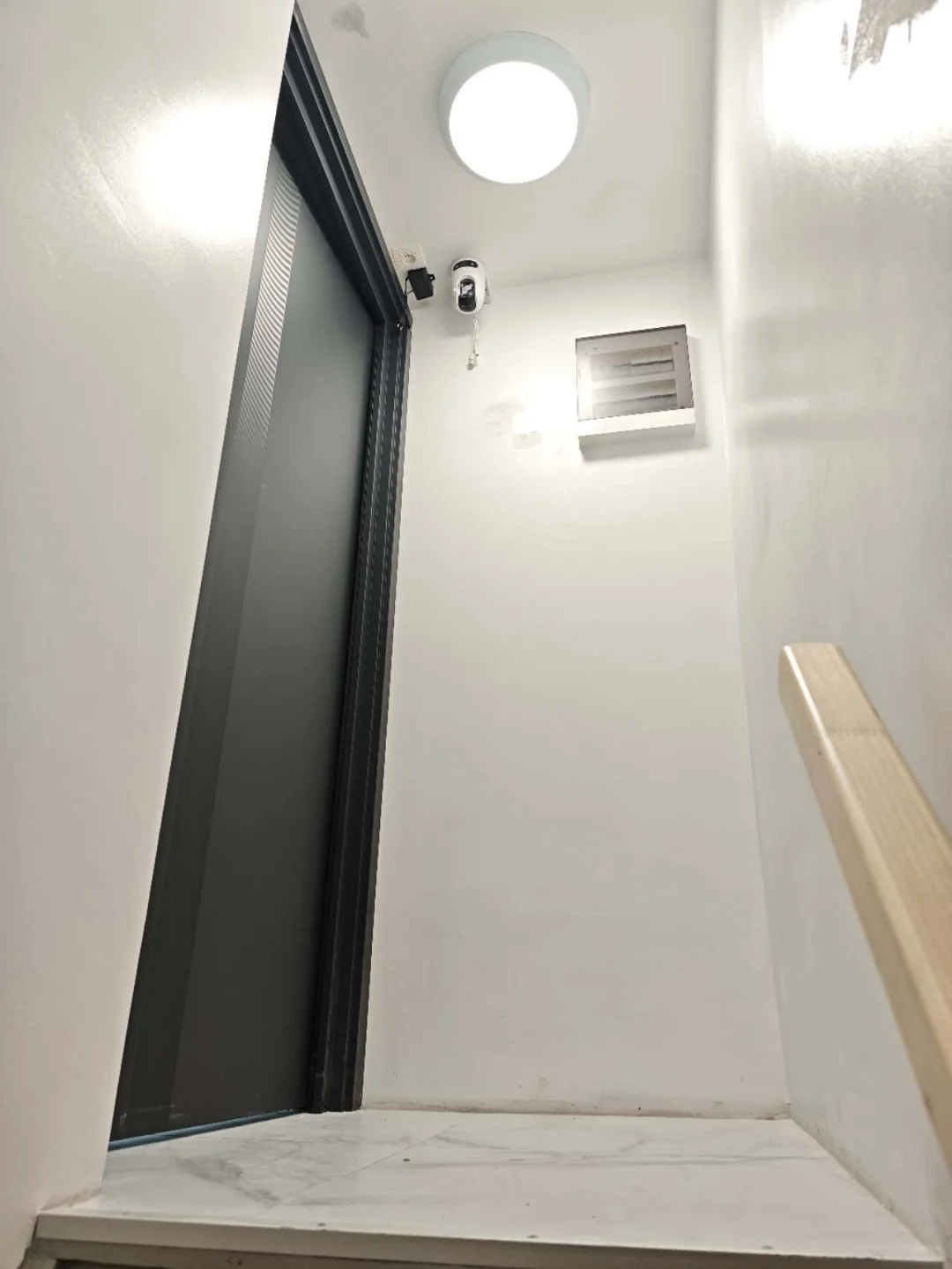 布鲁塞尔找和合租室友 仅女生