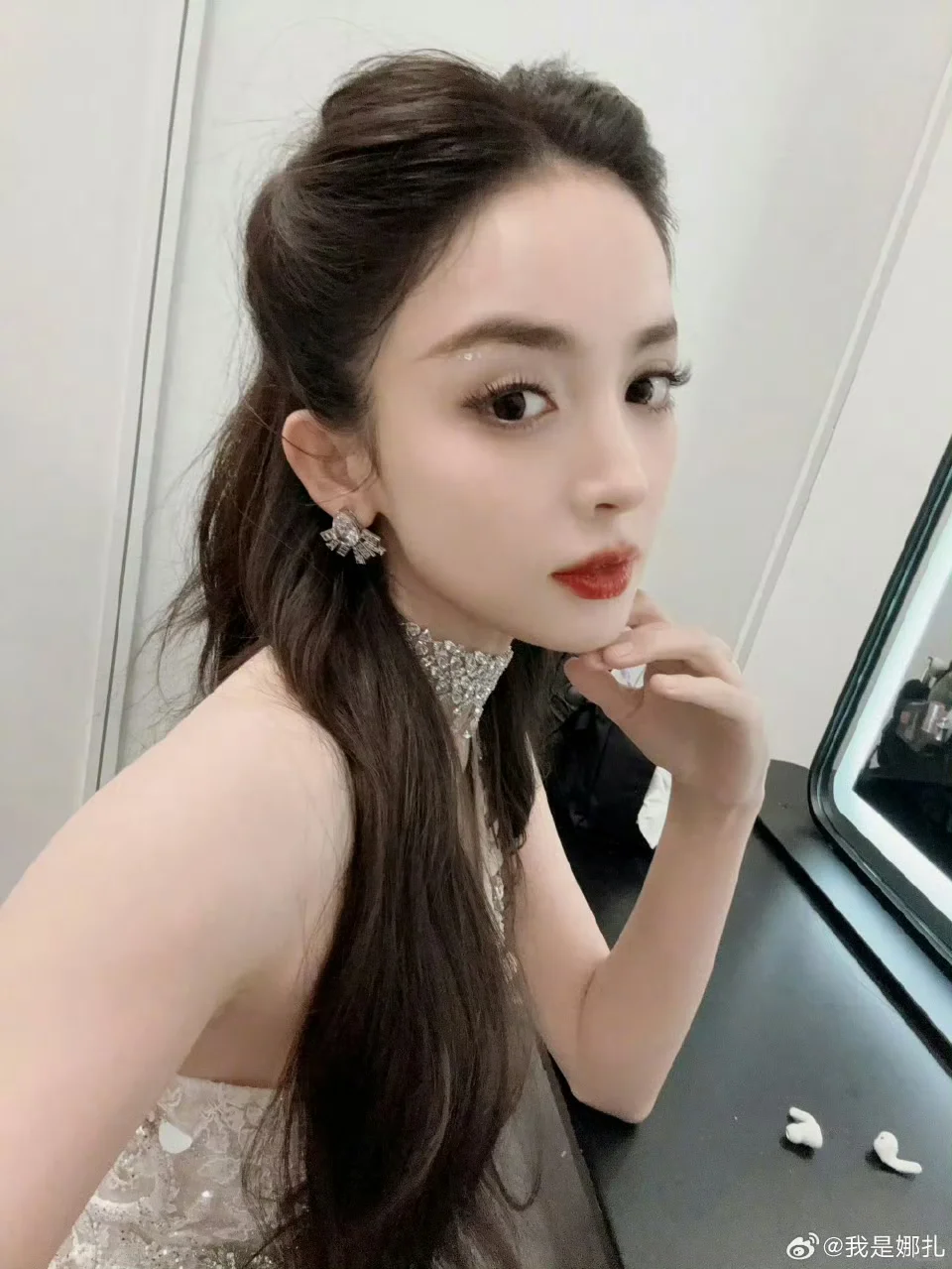 被娜扎盯着有没有心动的感觉？