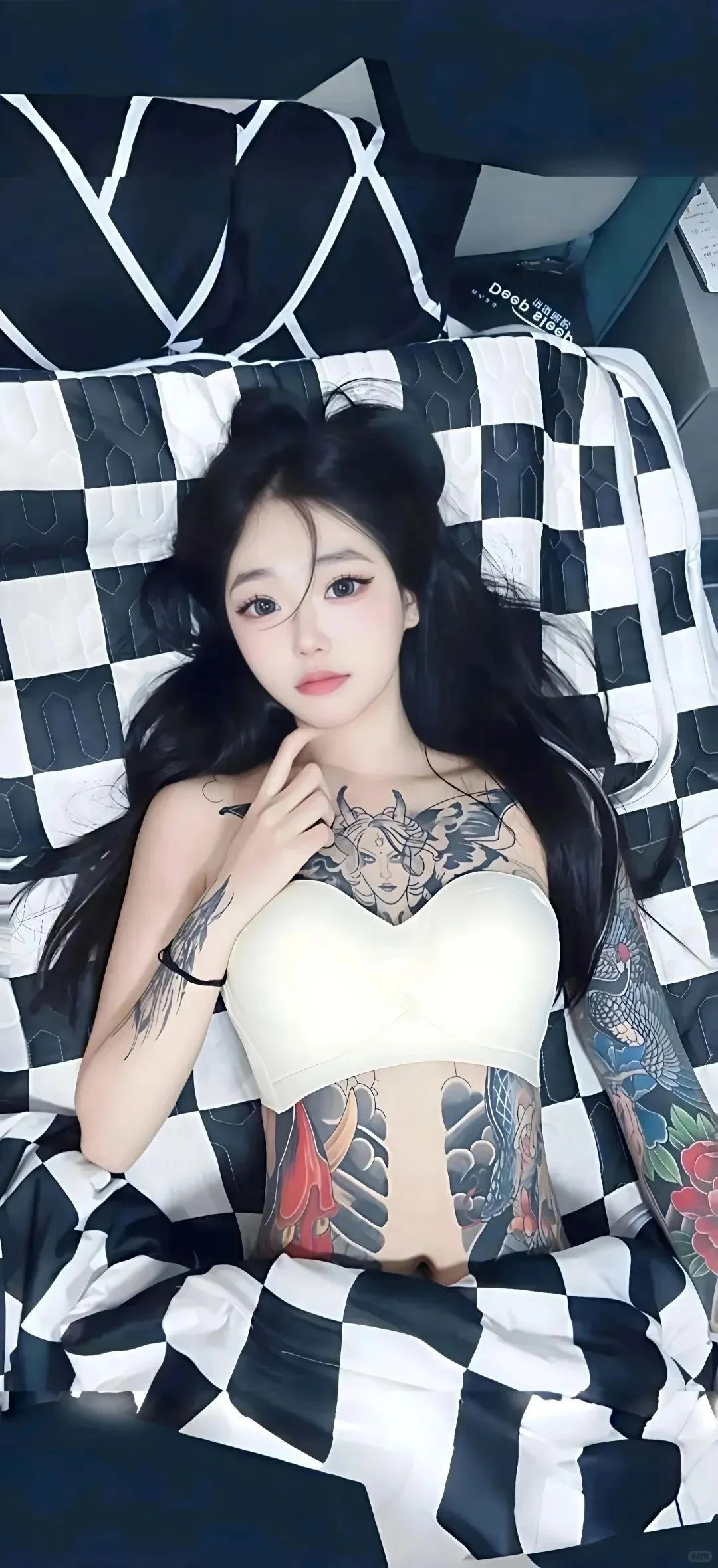 超爱美女姐姐隔着屏幕就撩你