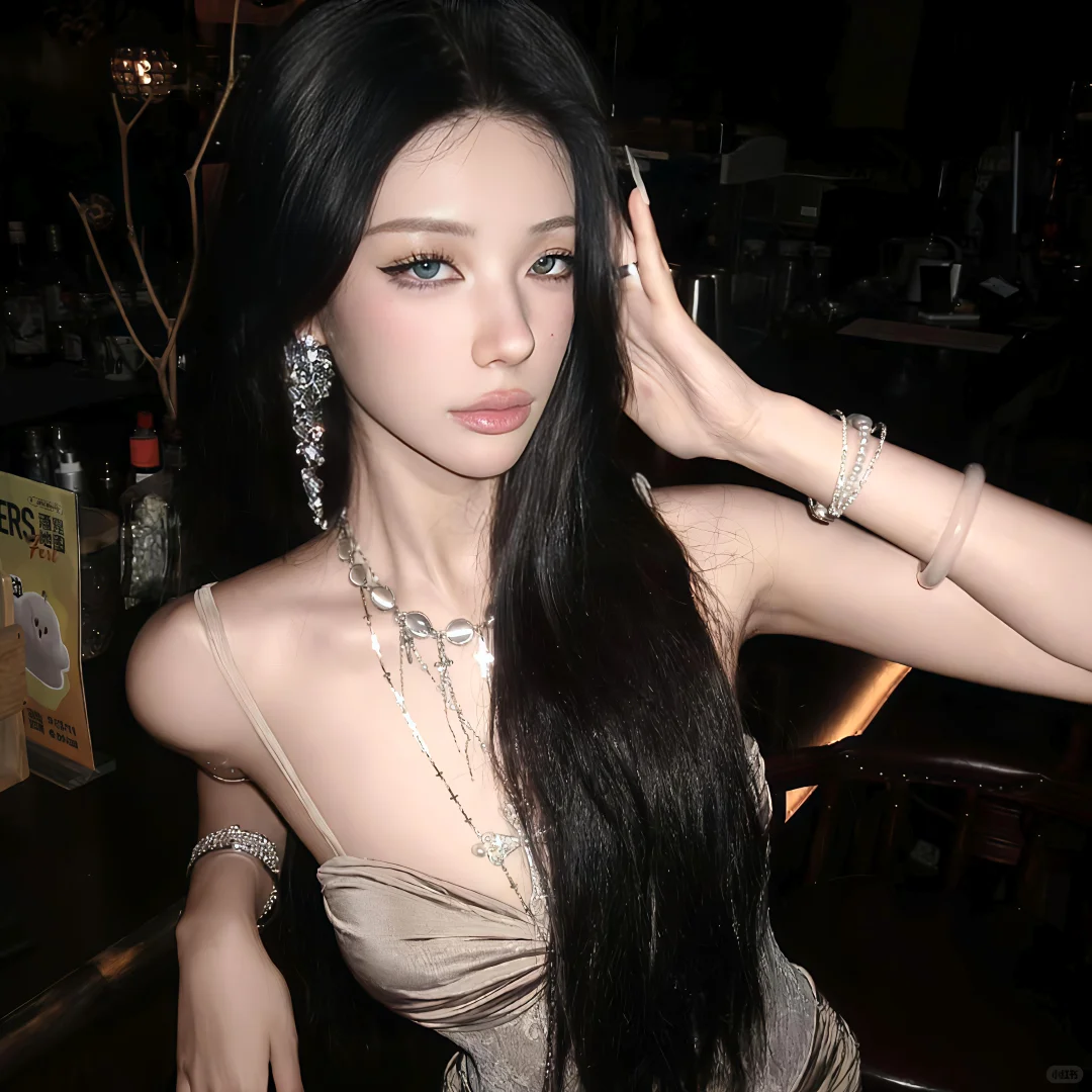 𝗦𝗛𝗔𝗥𝗘御姐头像