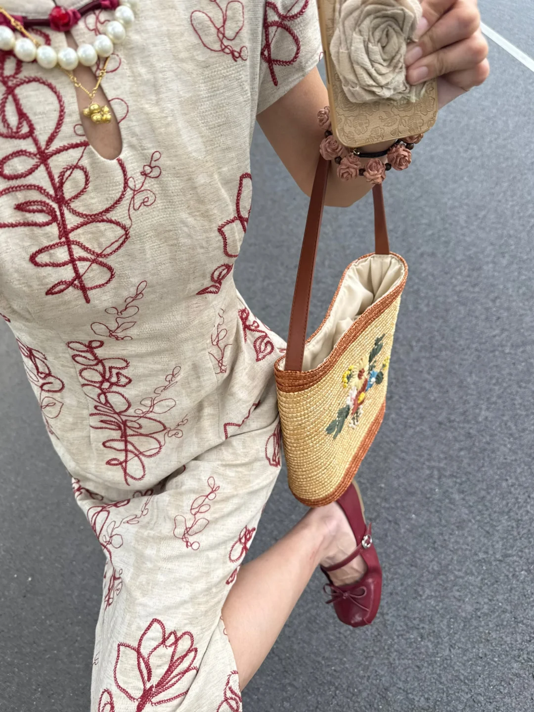 忍痛买了套微贵的改良旗袍🥀……