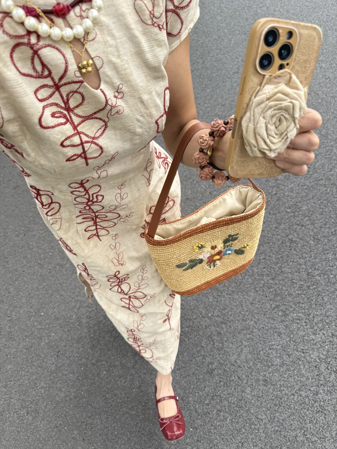 忍痛买了套微贵的改良旗袍🥀……