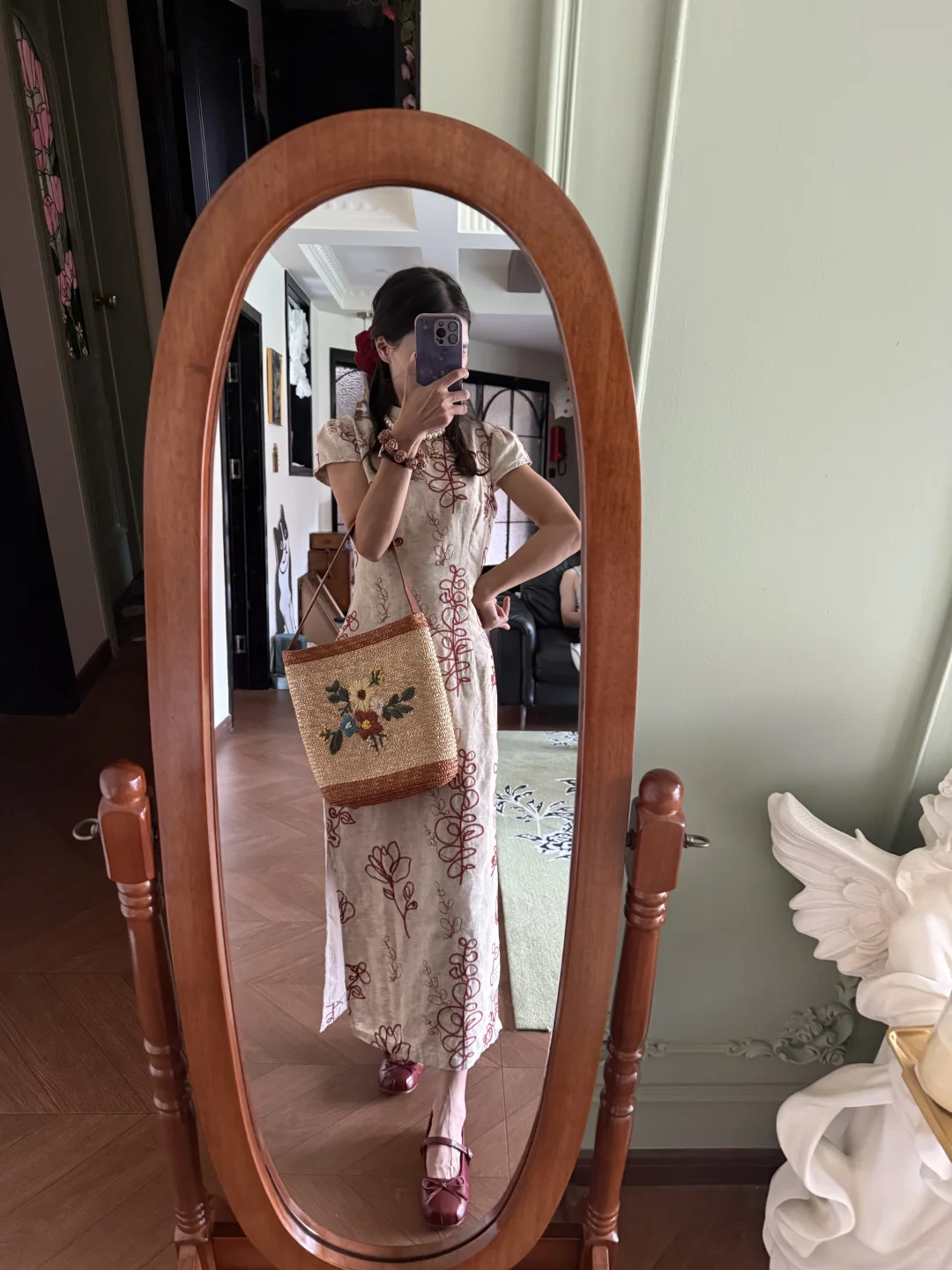 忍痛买了套微贵的改良旗袍🥀……