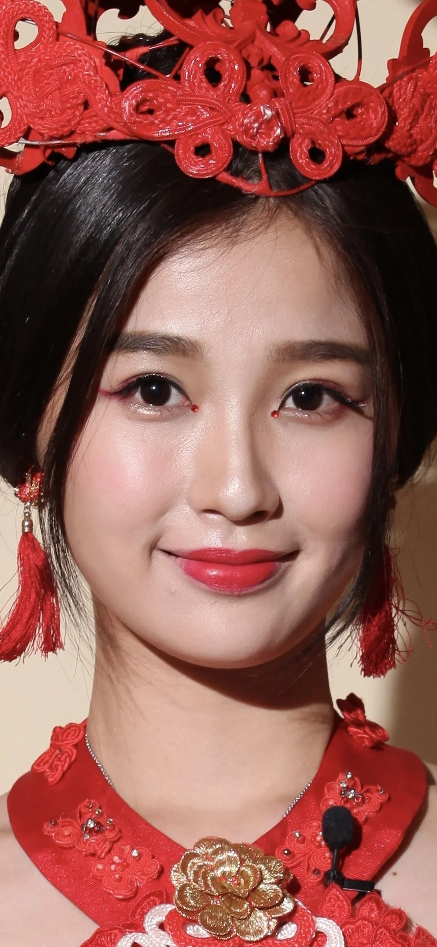 虞书欣造型可爱端庄大气 美翻啦 美的