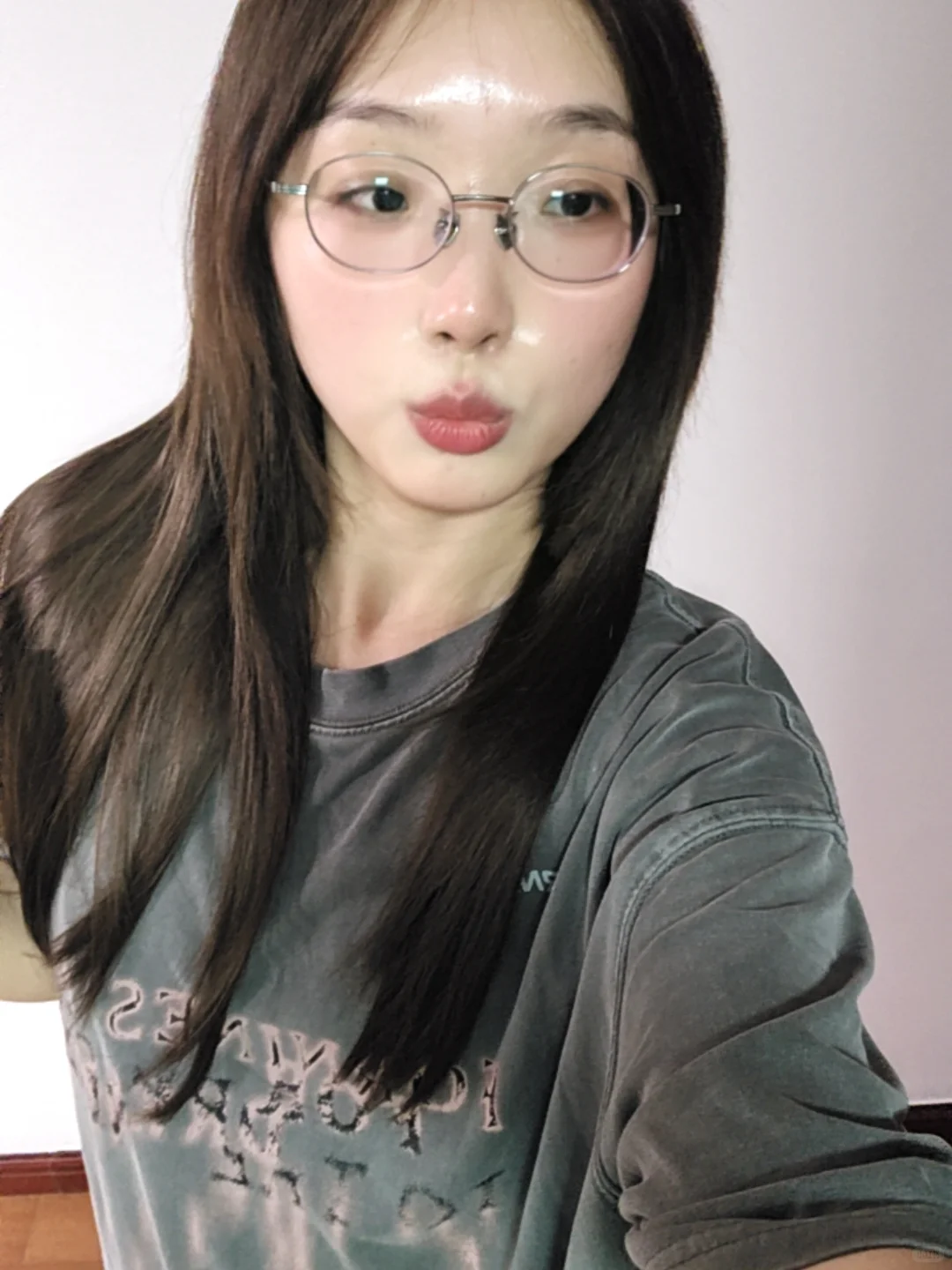 为什么你高度近视还这么漂亮