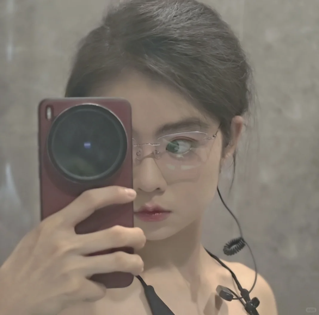 做个肌肉女就可以摆脱可爱了，我可真聪明!