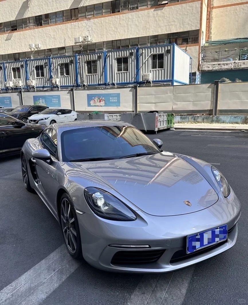 求购一台保时捷718Cayman硬顶
