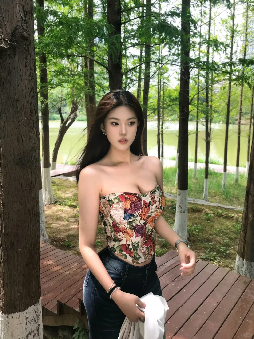 抹胸里面穿什么