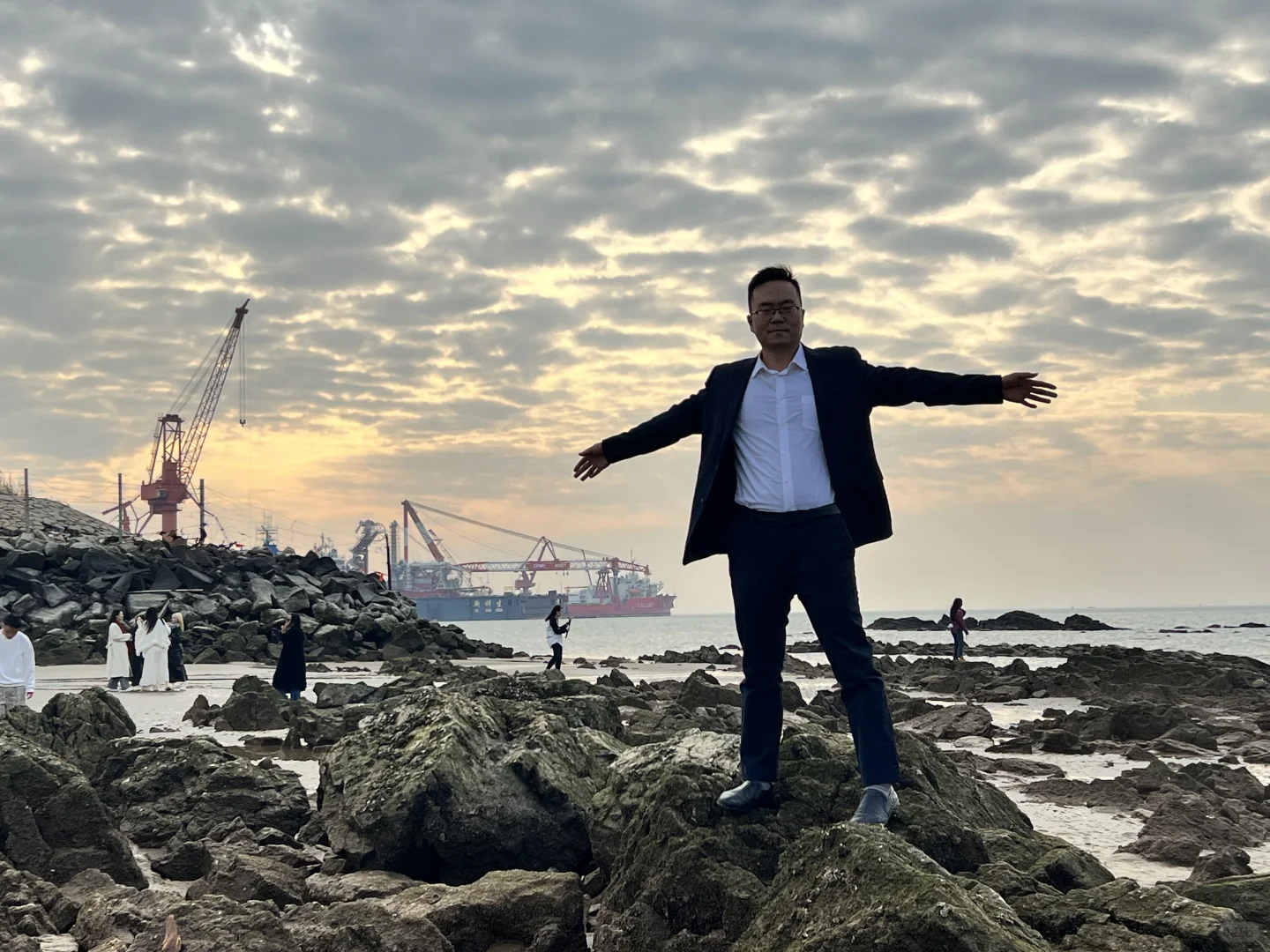 📢 8年地产老油条，今天正式失业啦！