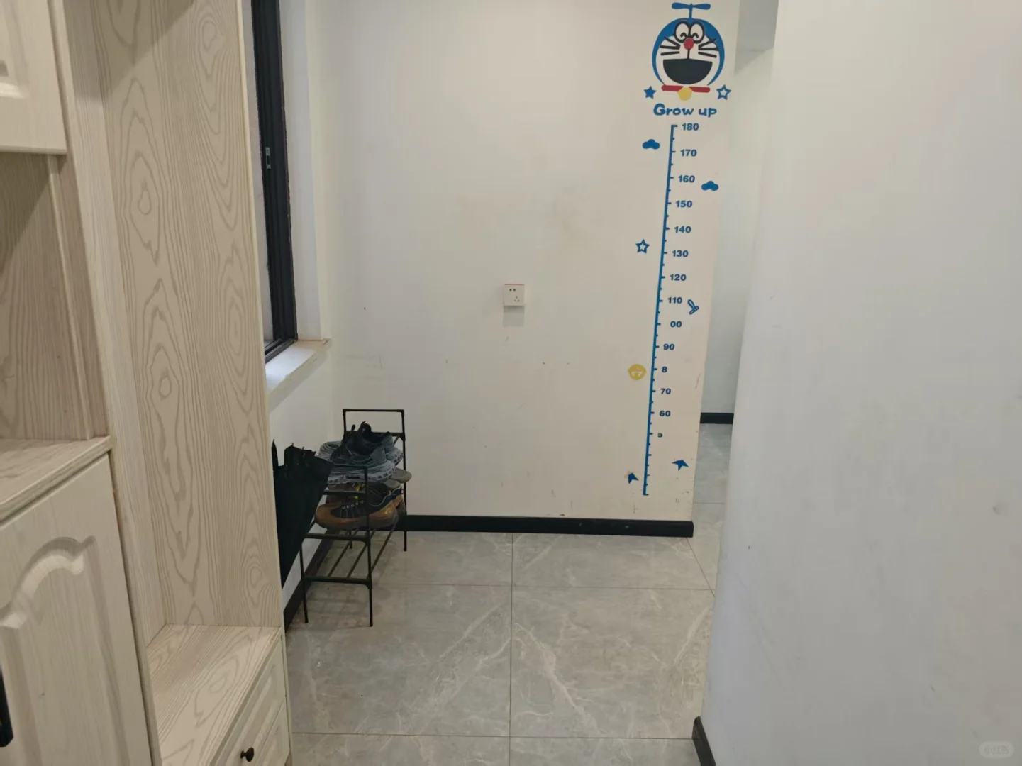 房屋出租 中间楼层 朝中庭 光线充足