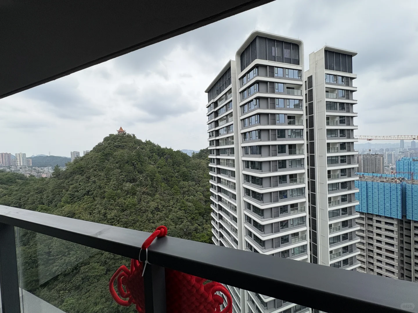 云岩区南垭路地铁站新房出租