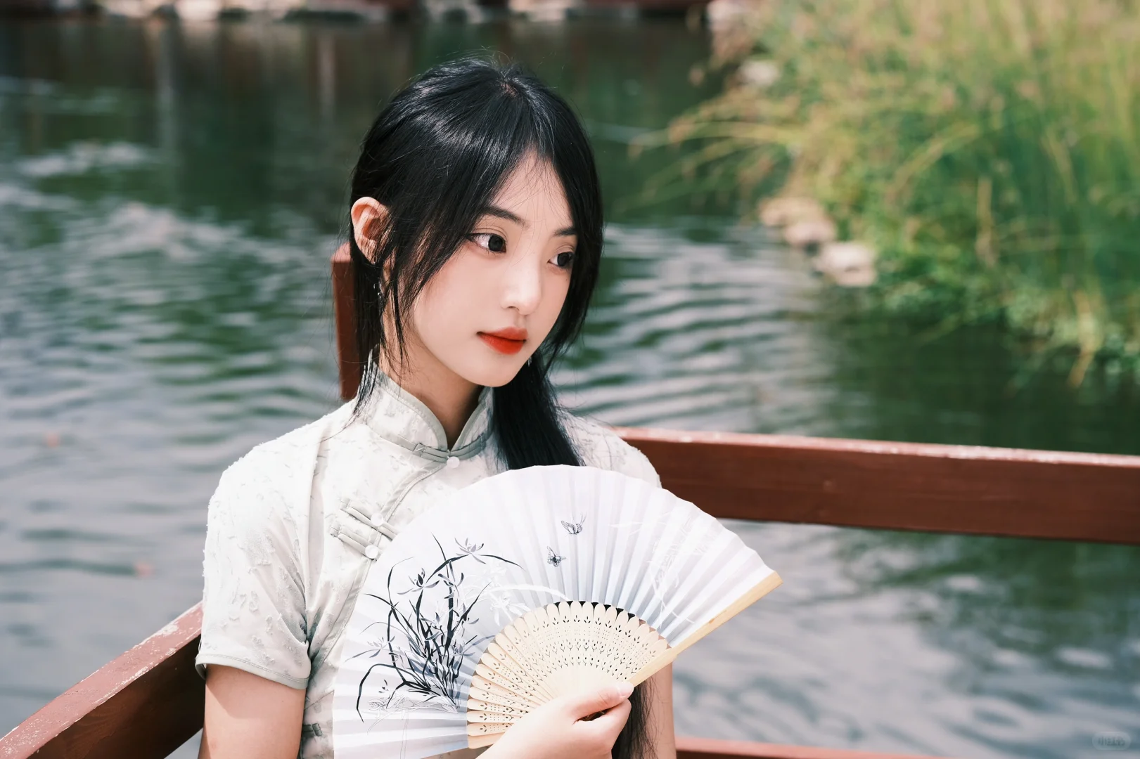 “烟雨入江南，山水如墨染”