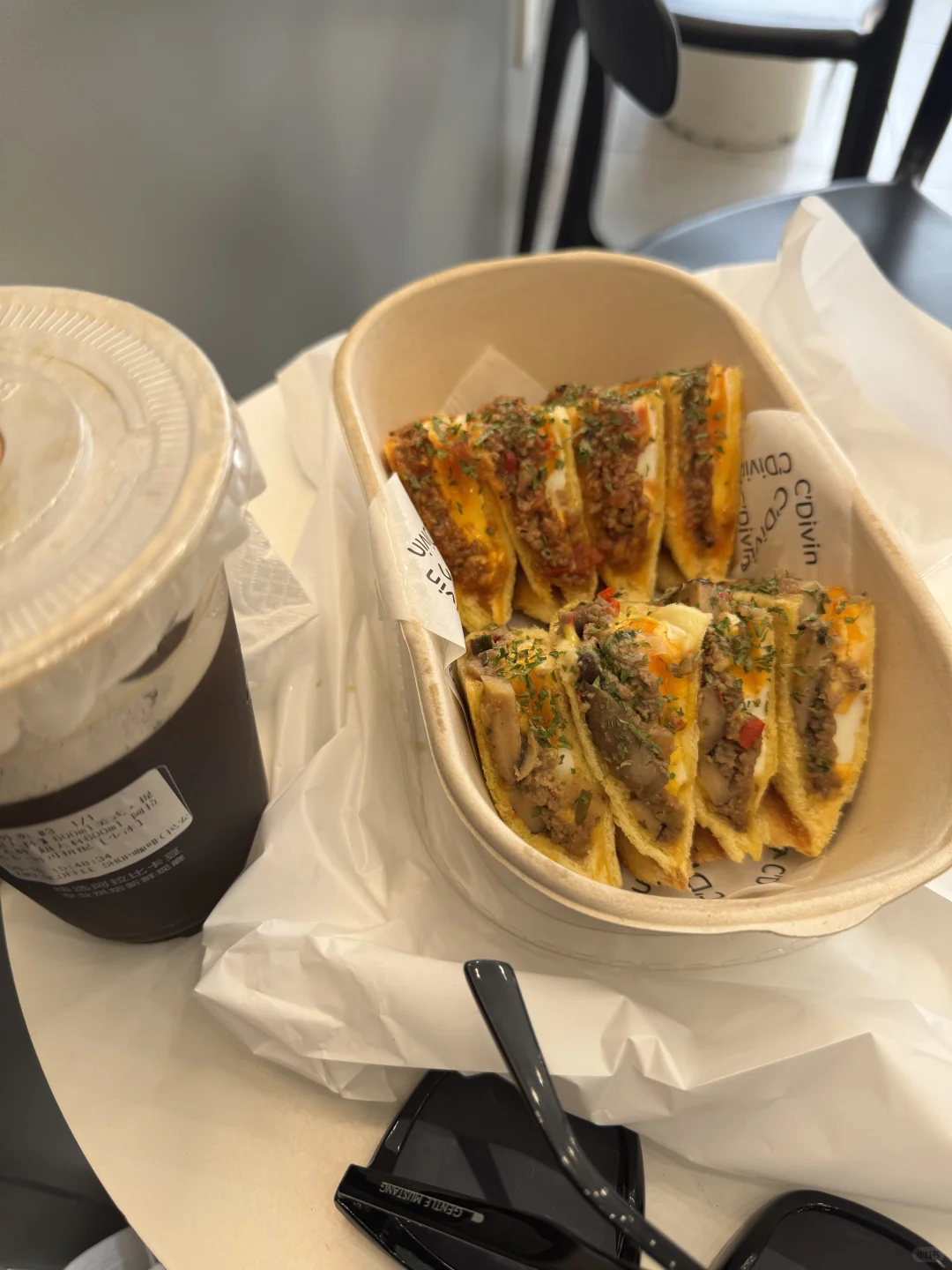 隆安怎么有这么好吃的尤物！！！