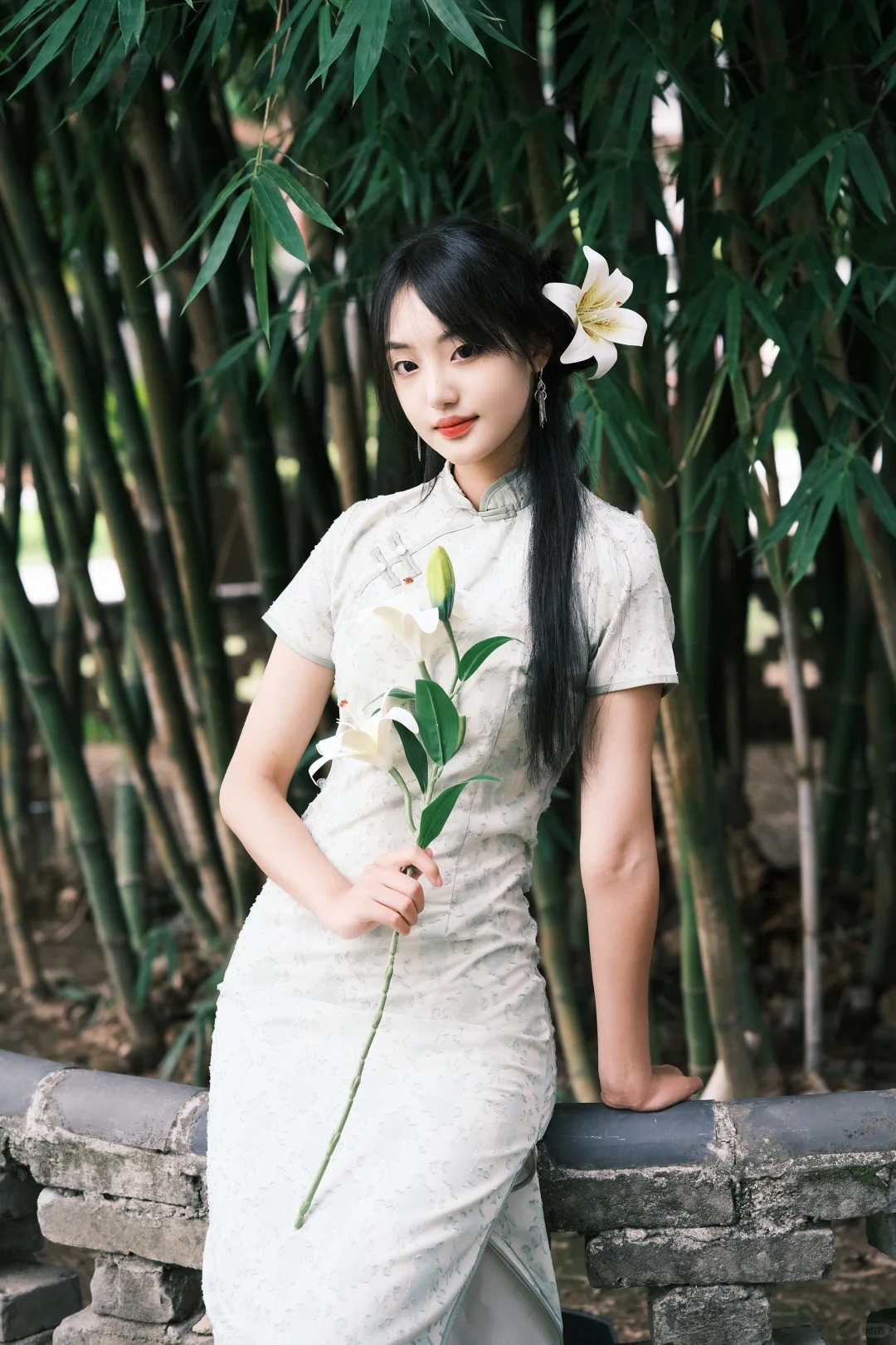 “烟雨入江南，山水如墨染”