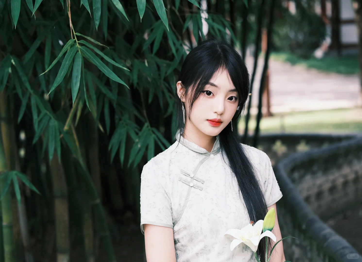 “烟雨入江南，山水如墨染”