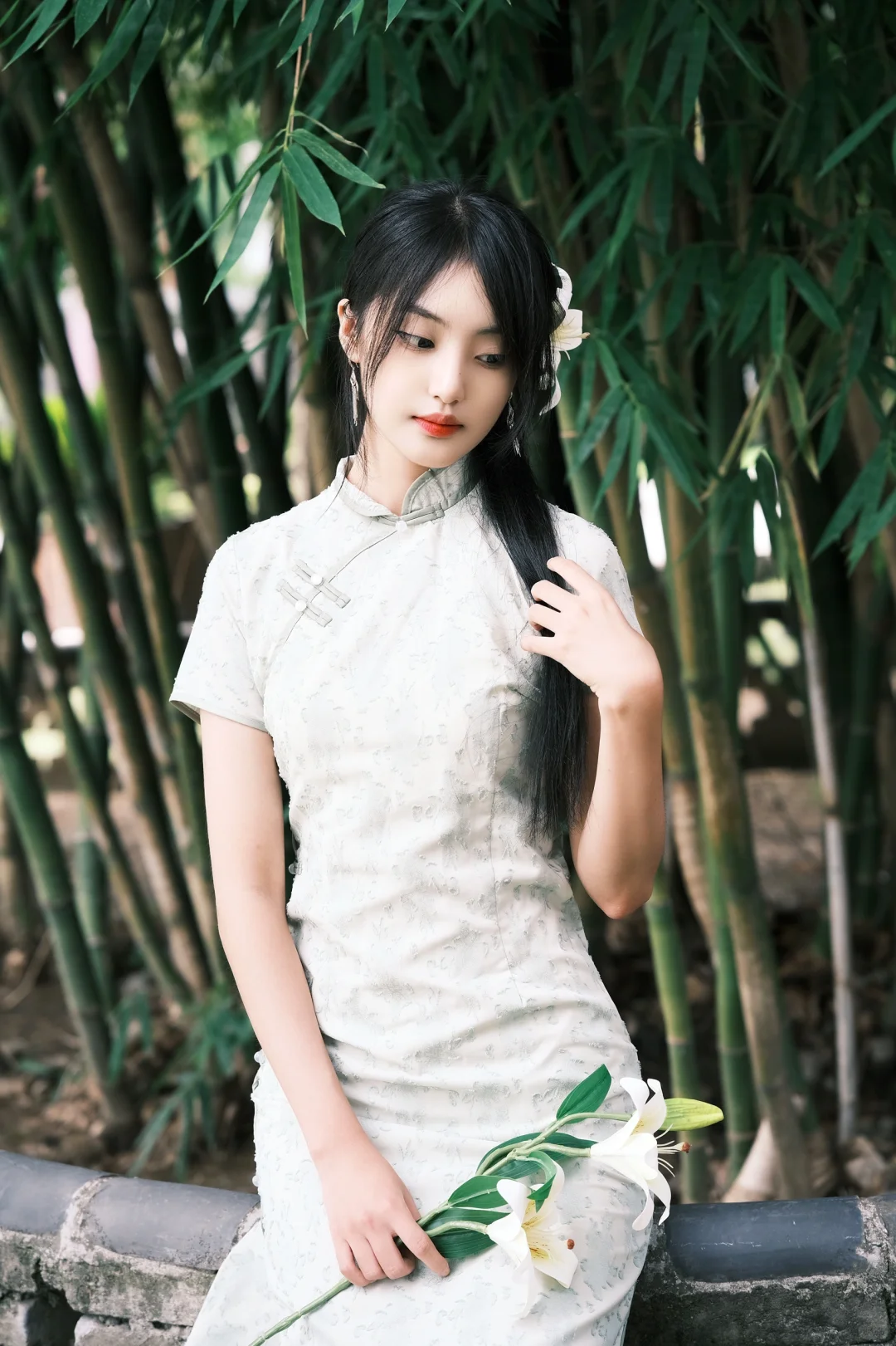 “烟雨入江南，山水如墨染”