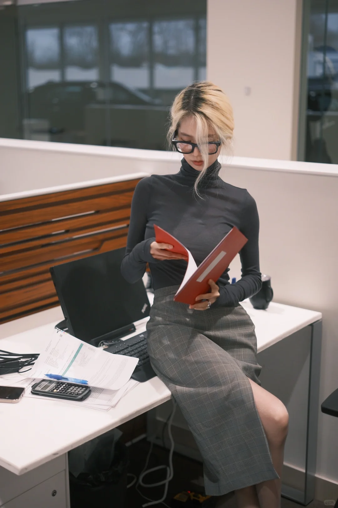Siren at the office 💼📓🖇️