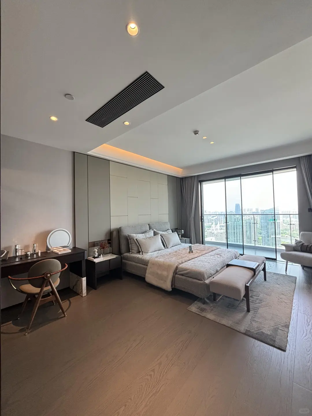 成都顶级江景豪宅！三面瞰江建面274㎡500万