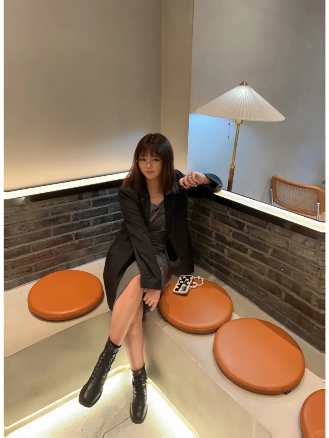 众所周知，美女的身边也是美女，不信右划→