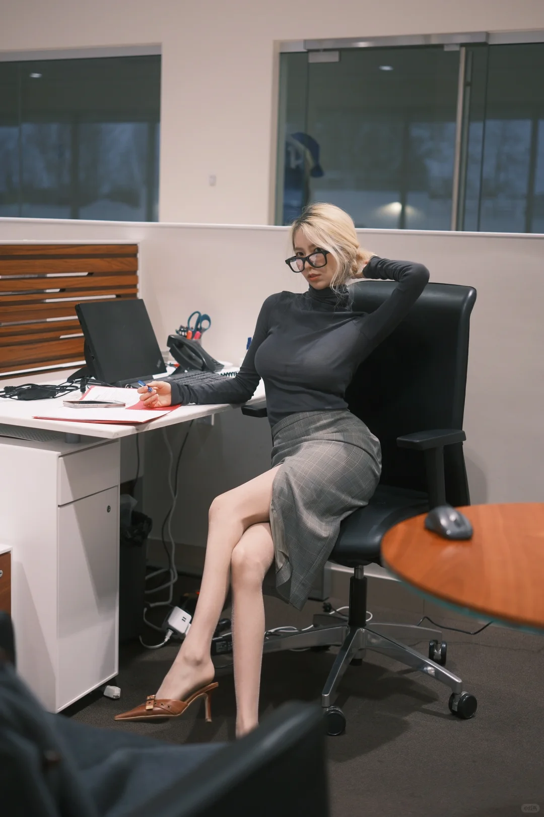 Siren at the office 💼📓🖇️