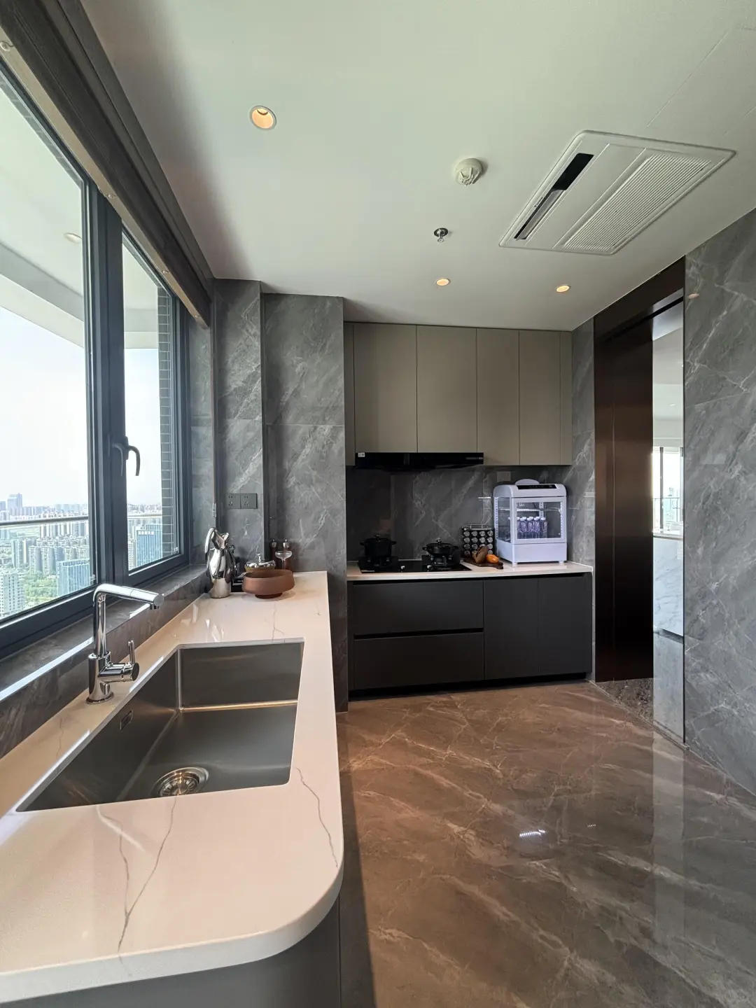 成都顶级江景豪宅！三面瞰江建面274㎡500万