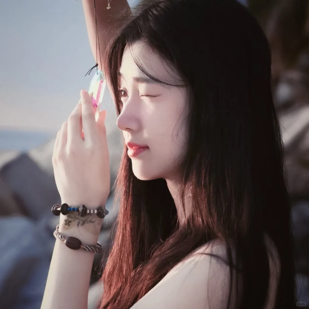 𝙒𝙚𝘾𝙝𝙖𝙩头像｜卢昱晓