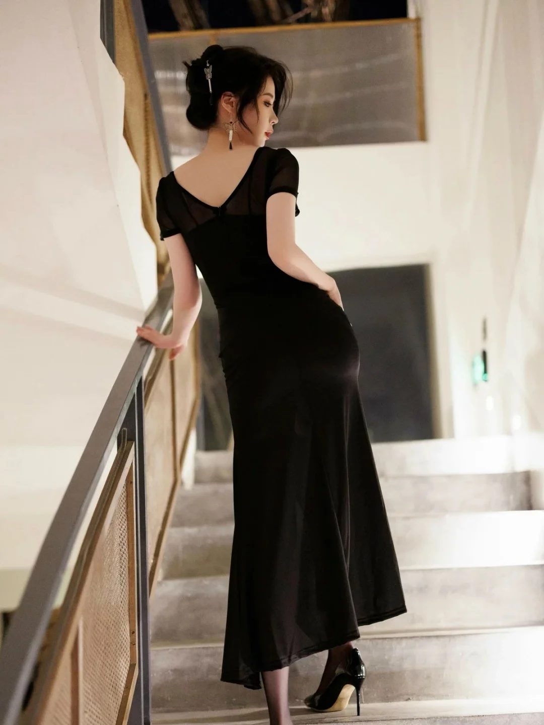 黑色尽显妩媚