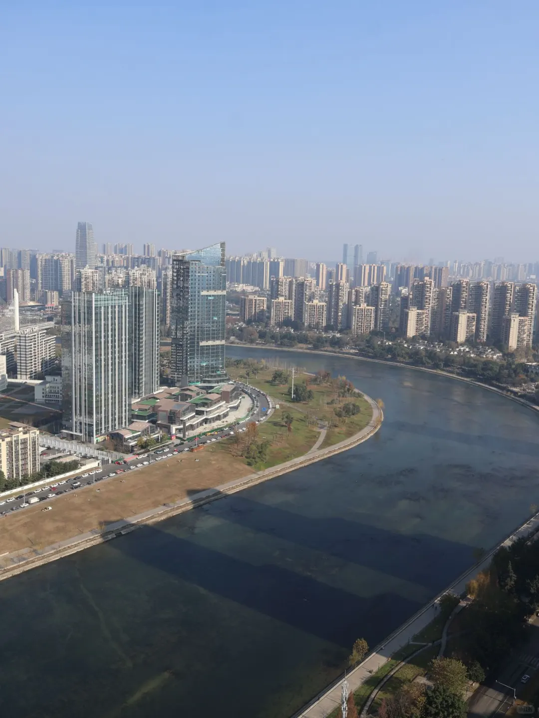 不是！？这是小说里的A市大平层吗！？