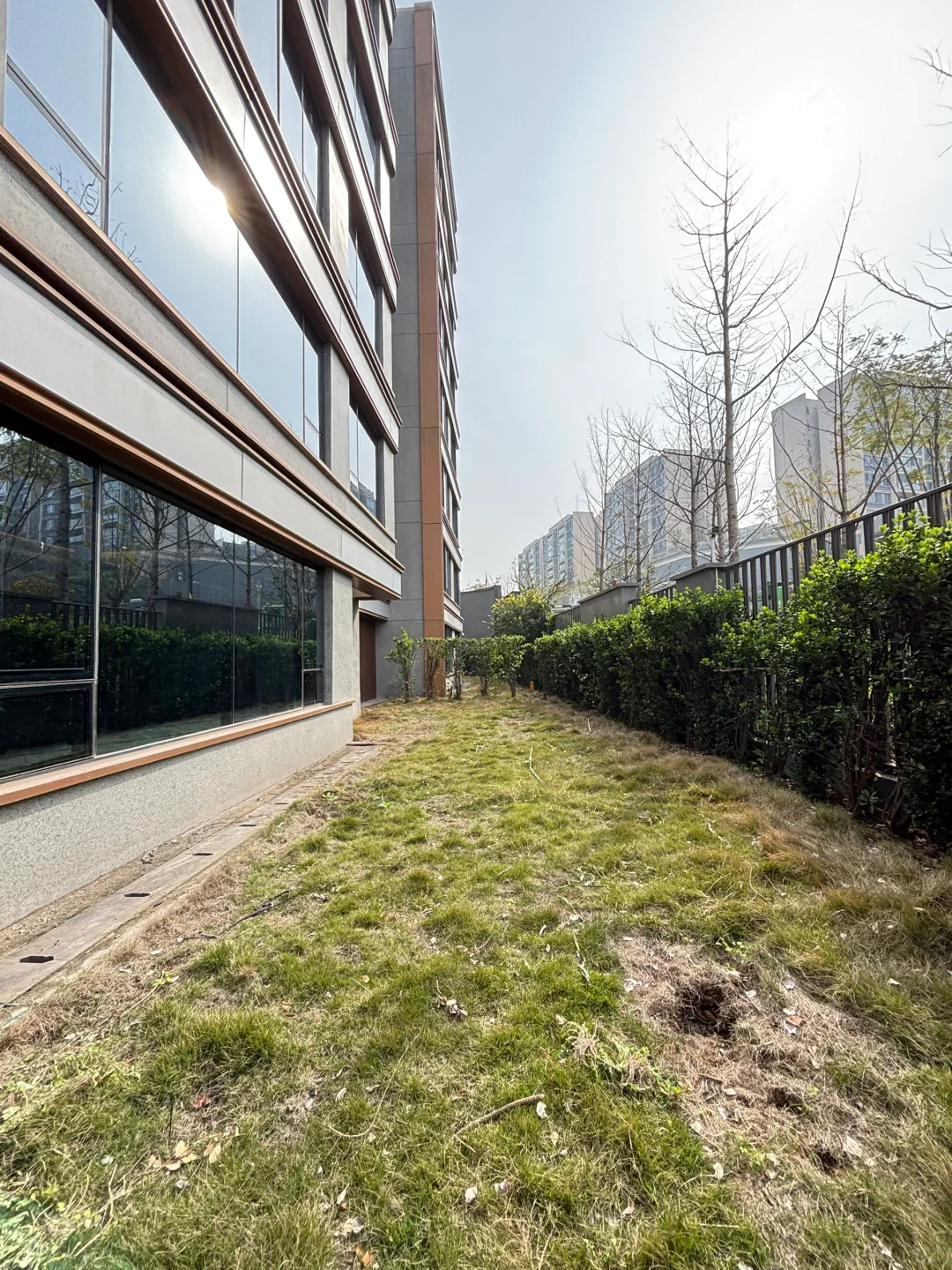 龙湖豪宅扛不住了 业主血亏100颗出 带🌸园